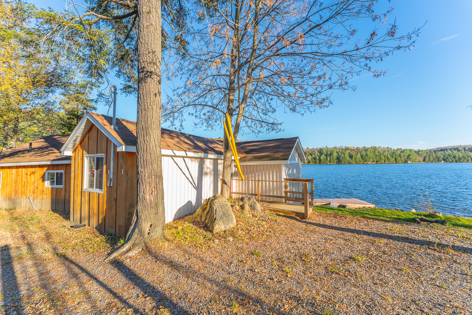 Two-bedroom lakefront cottage at Twin Lakes Resort
