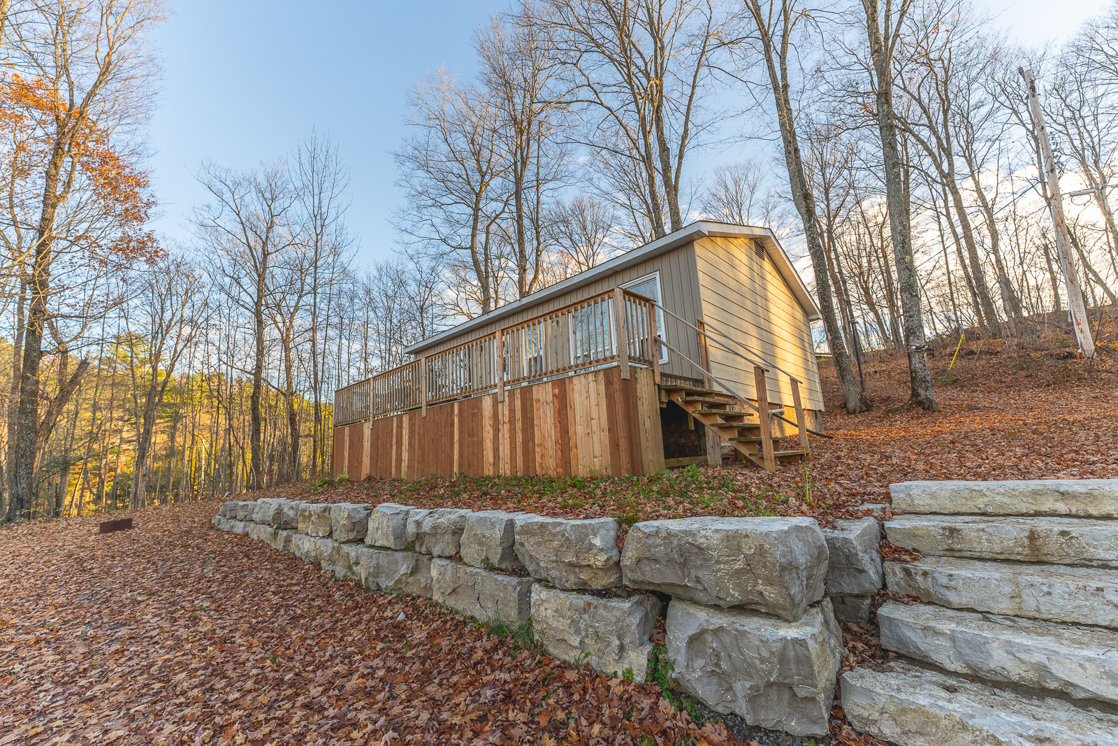 Twin Lakes cottage overlooking the water